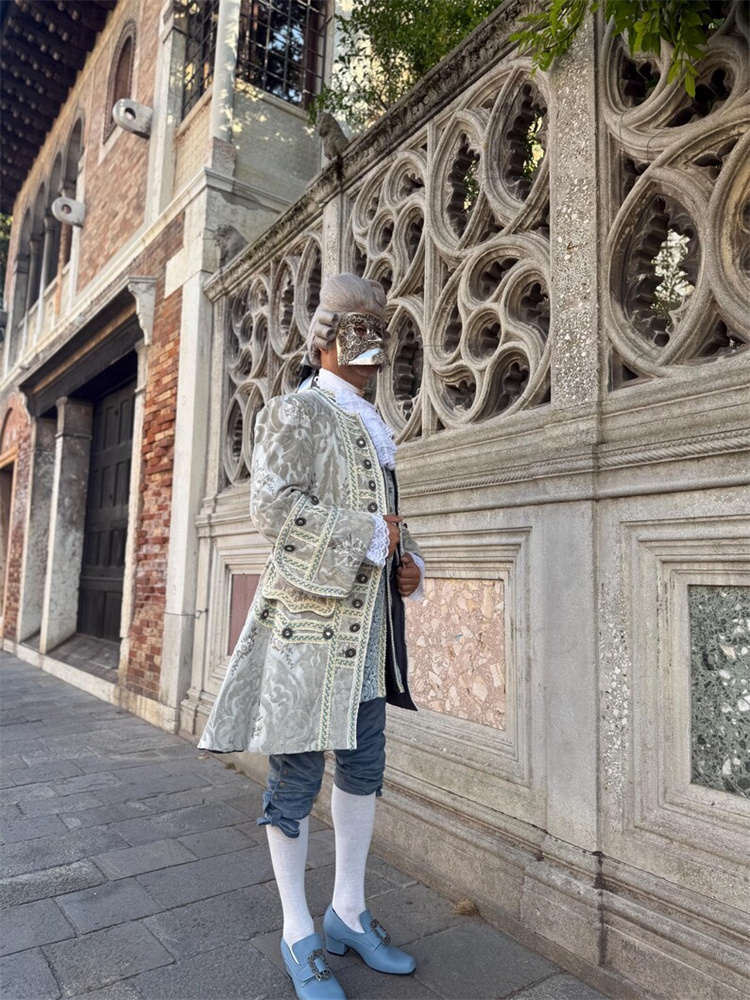 Traje de esmoquin barroco roco - Badminton Victory reseña y precio